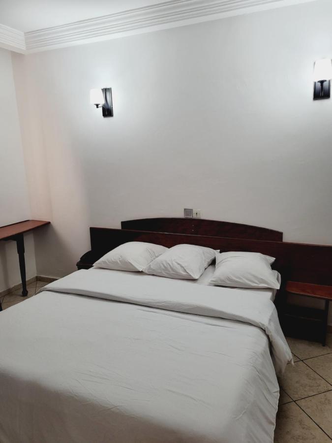 Hotel Altitel Bafoussam Экстерьер фото