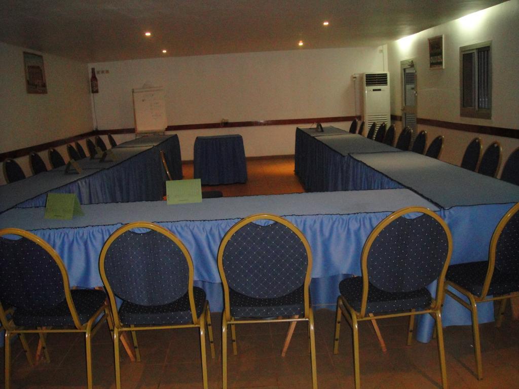 Hotel Altitel Bafoussam Экстерьер фото