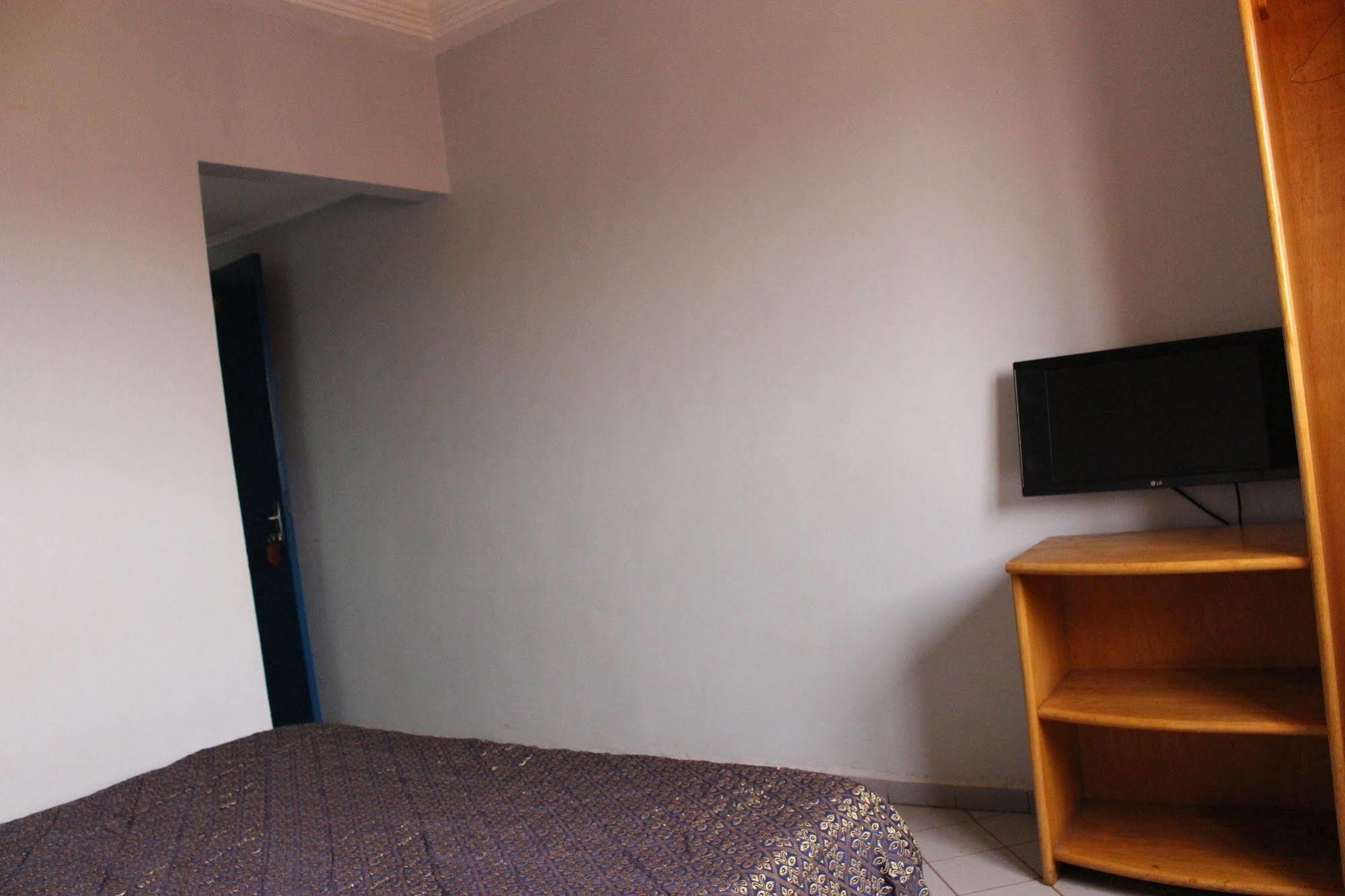 Hotel Altitel Bafoussam Экстерьер фото
