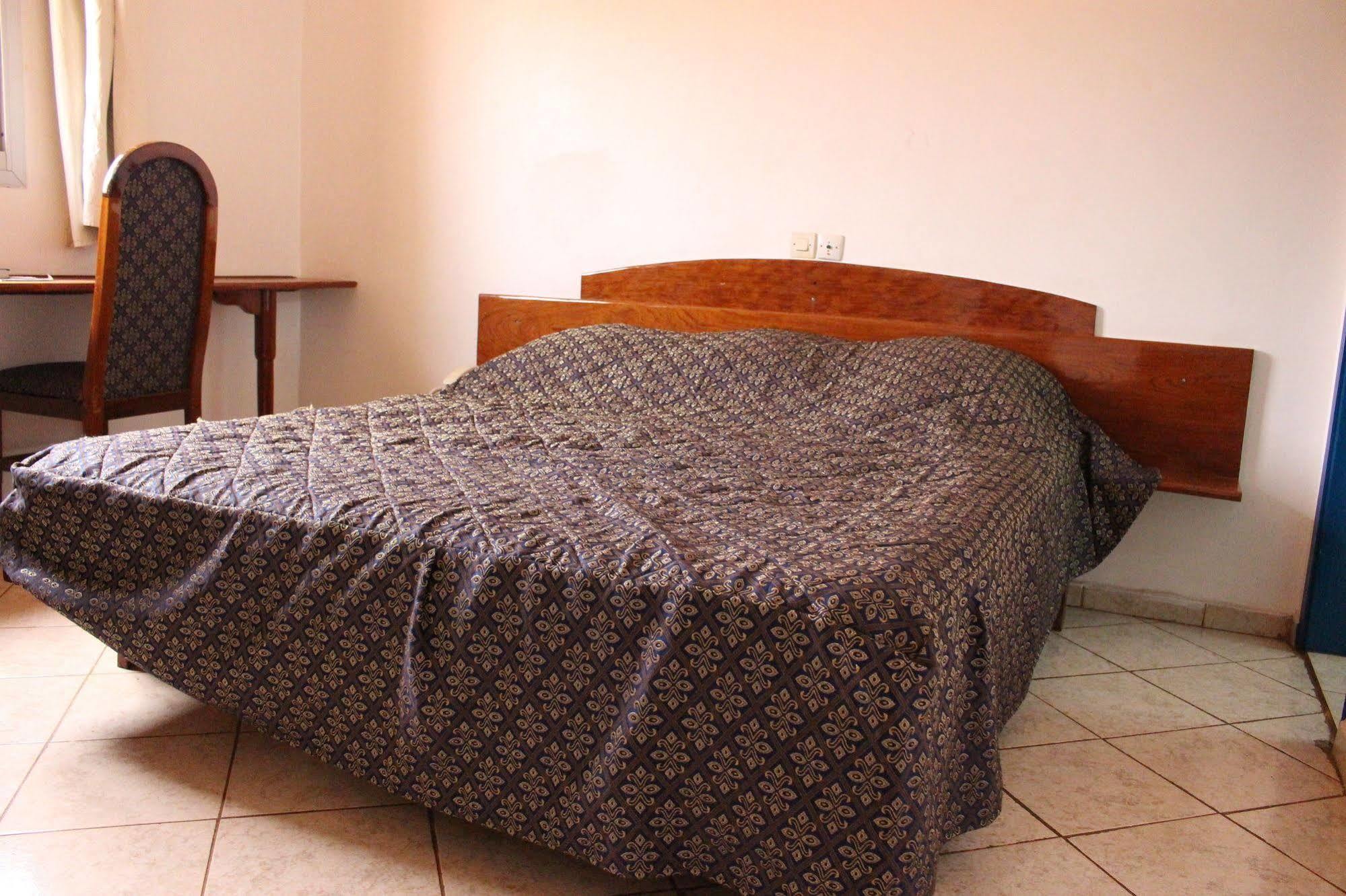 Hotel Altitel Bafoussam Экстерьер фото